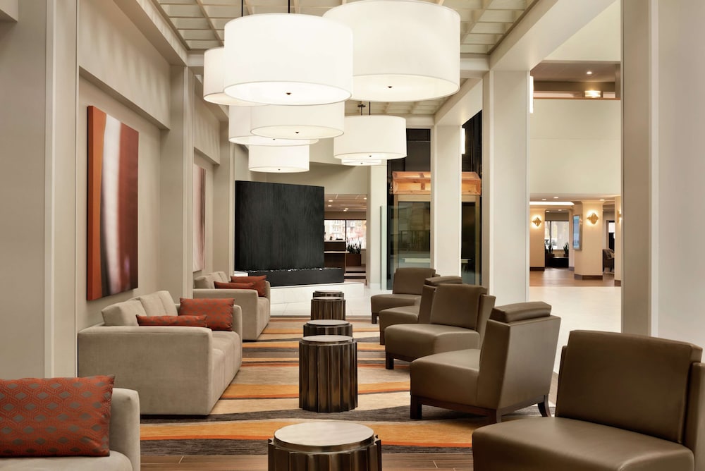 Embassy Suites By Hilton Milwaukee Brookfield 45/81