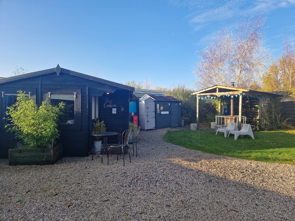 The Little Hide - Grown Up Glamping 37/50