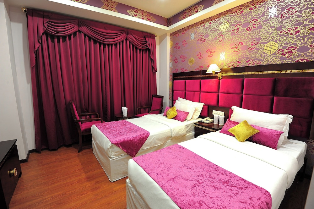 1 BEDROOM, STANDARD, DOUBLE OR TWIN BED