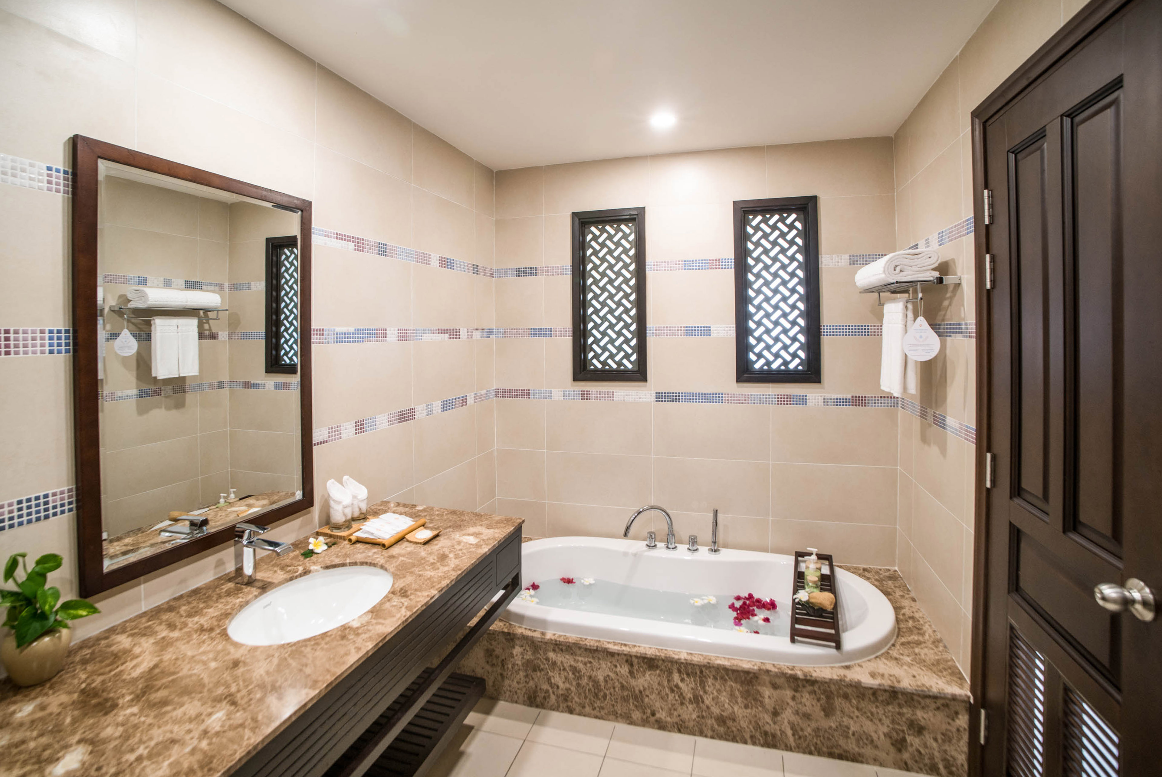 Pandanus Resort 136/140