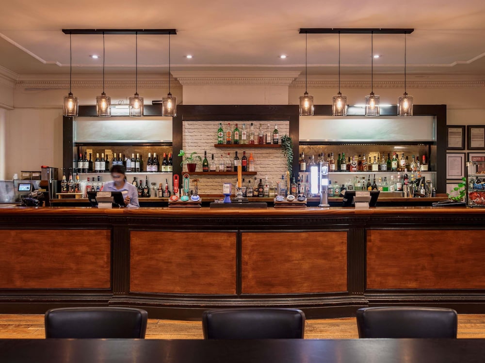 Mercure Southgate Hotel 36/49