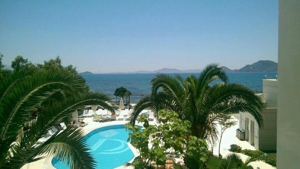 Dragut Point North Hotel 43/49