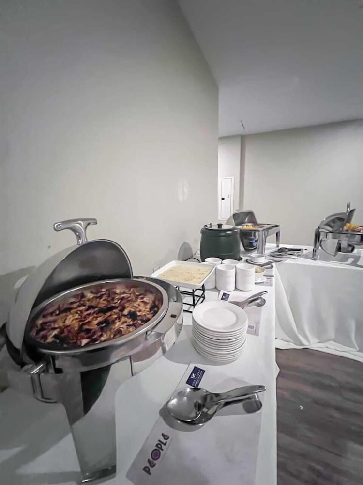 فندق كونتينينت العقير(Continent Hotel Al Uqayr) 14/35