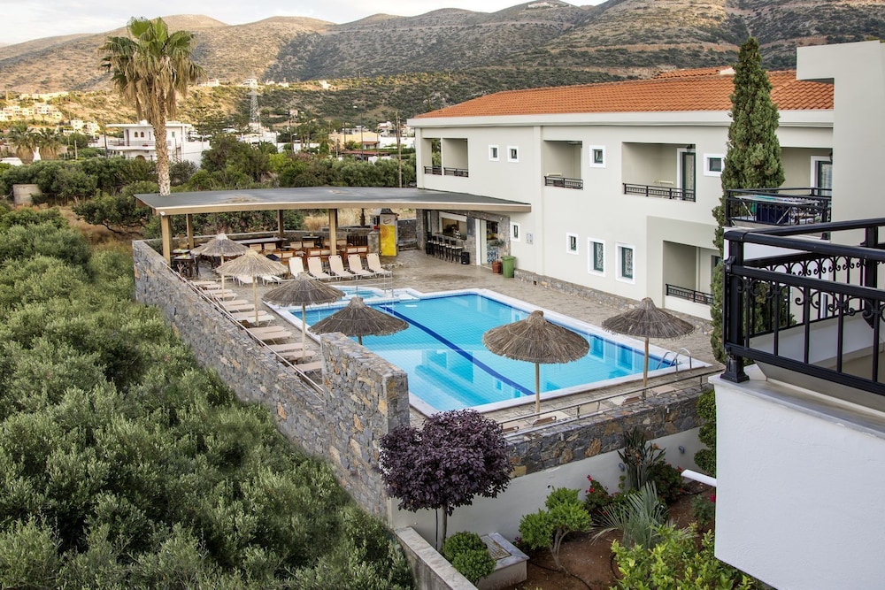 Dias Hotel and Apartments 38/50