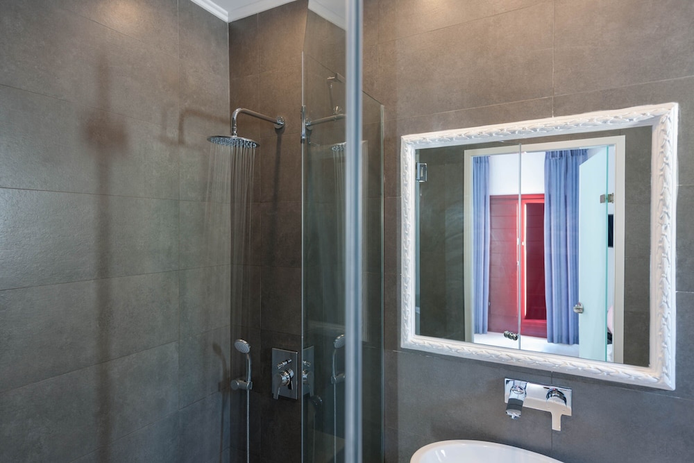 MAR N MAR CROWN SANTORINI HOTEL AND SUITES 24/48