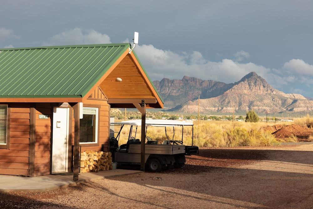 Gooseberry Lodges 7/79