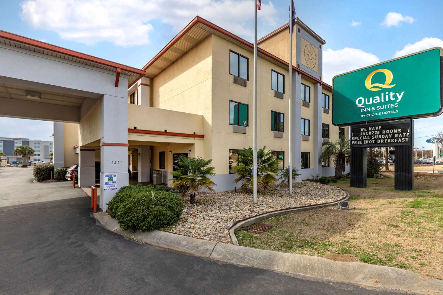 Quality Inn and Suites Ft Jackson Maingate 2/35