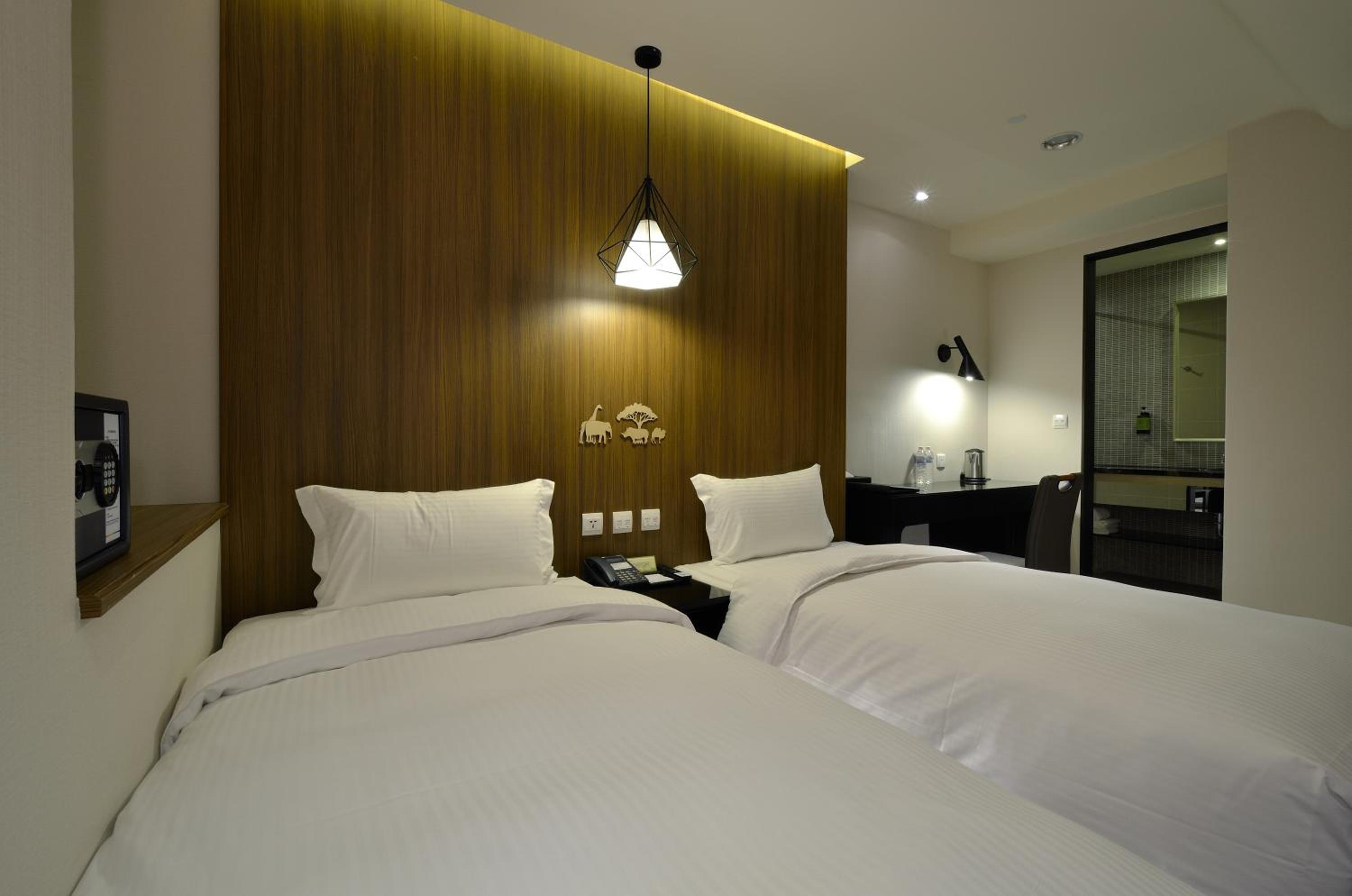 Standard, Twin Beds, Stay Hotel Taichung Yizhong 2/3