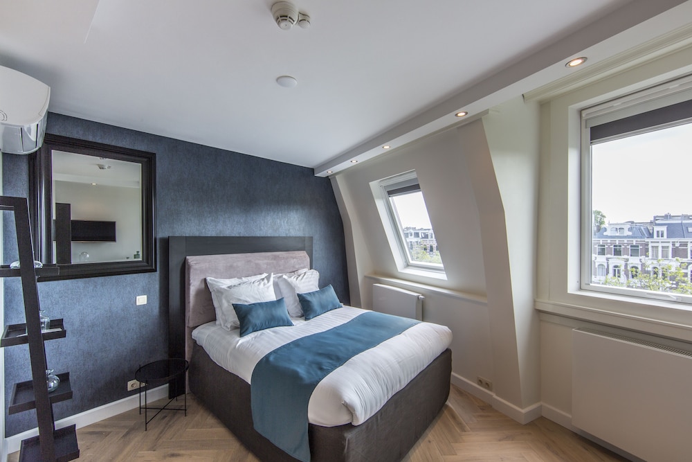 No 377 House 14/43