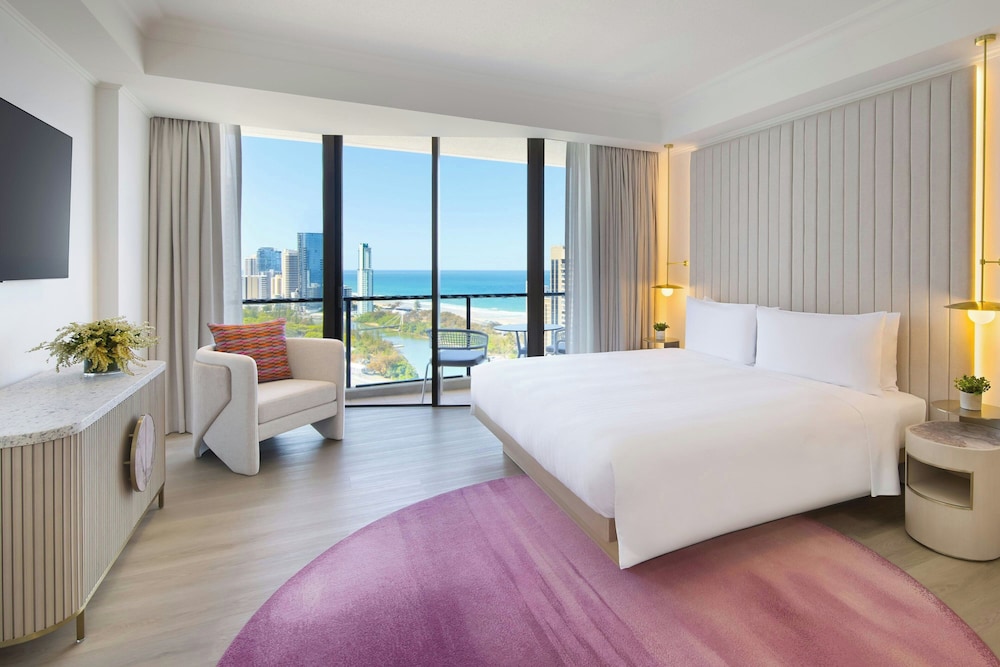 1 Bedroom, Suite, King Bed, Lagoon View, Sofa, Balcony