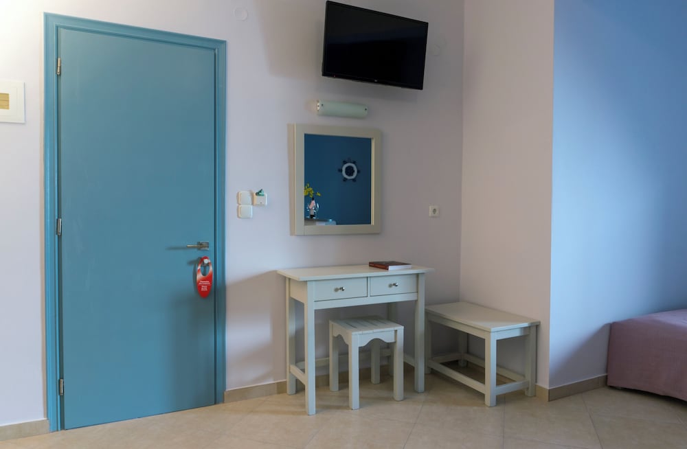Loukas Hotel &amp; Apartments 32/50