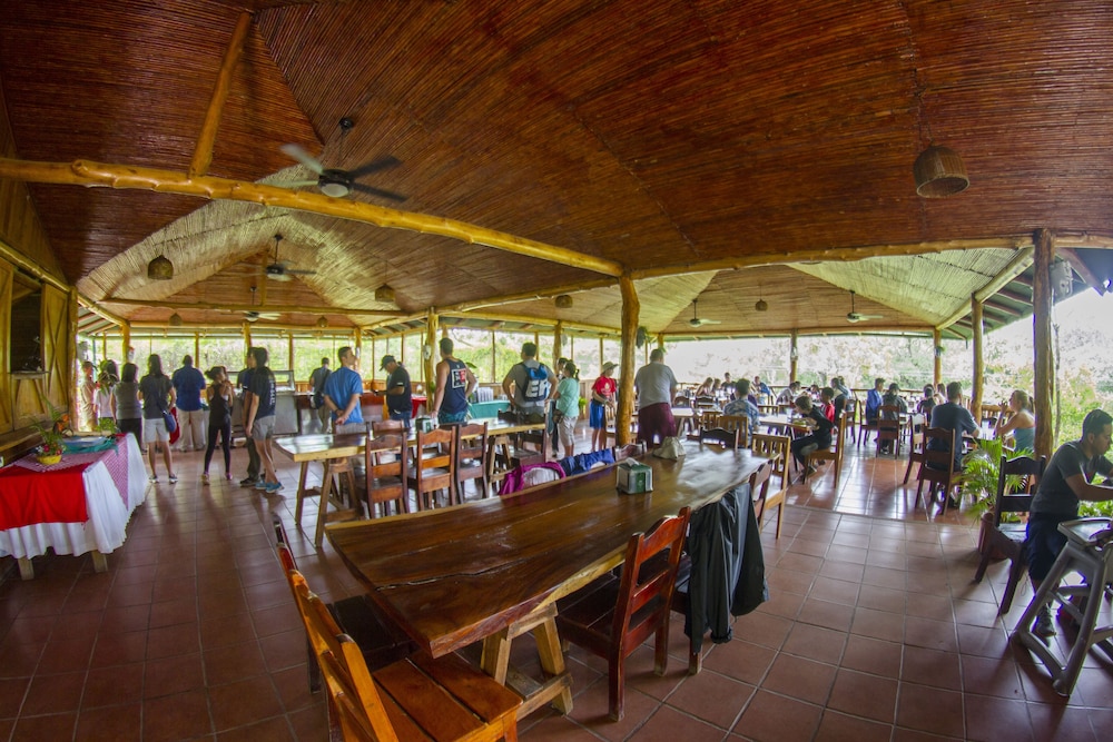 Canyon de La Vieja Lodge 48/63