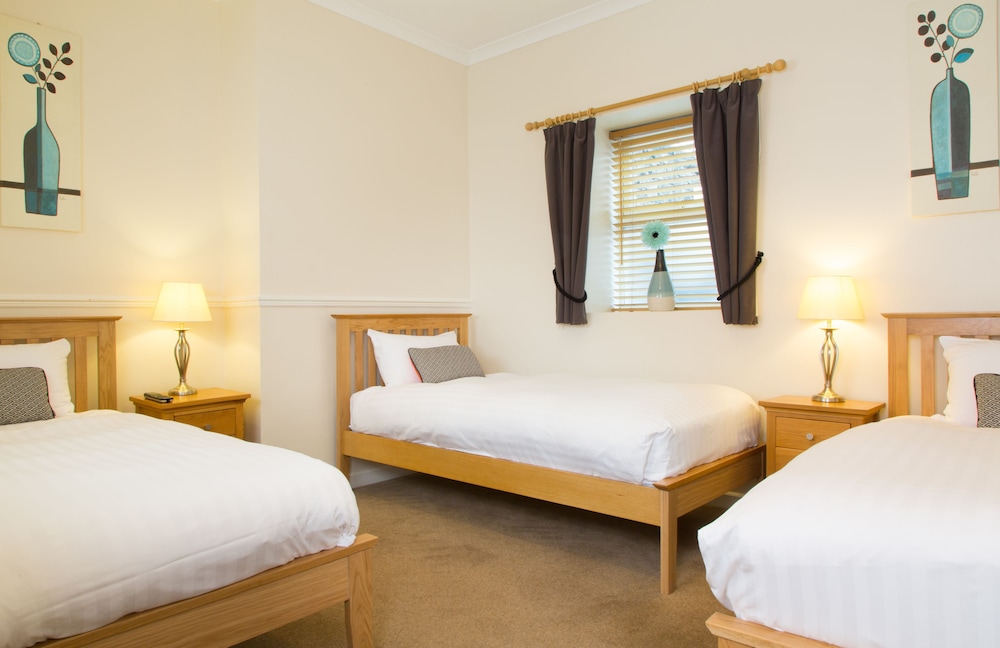 The Grosvenor Plymouth 10/64