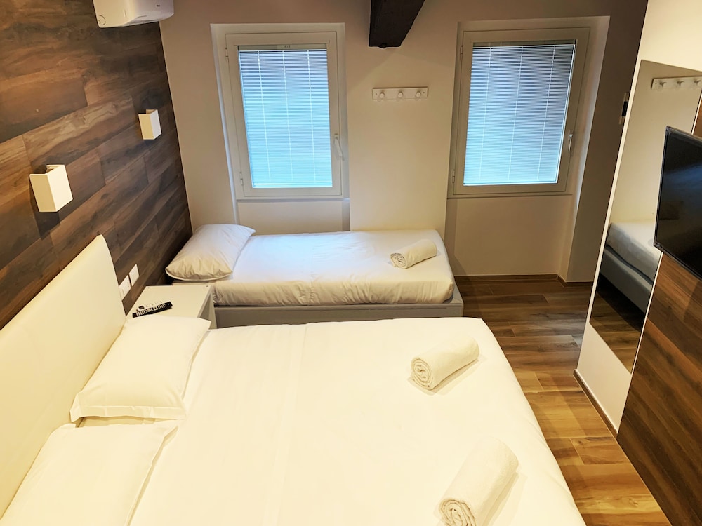 Aurum Uffizi (ex Hotel Fiorino Florence) 34/47