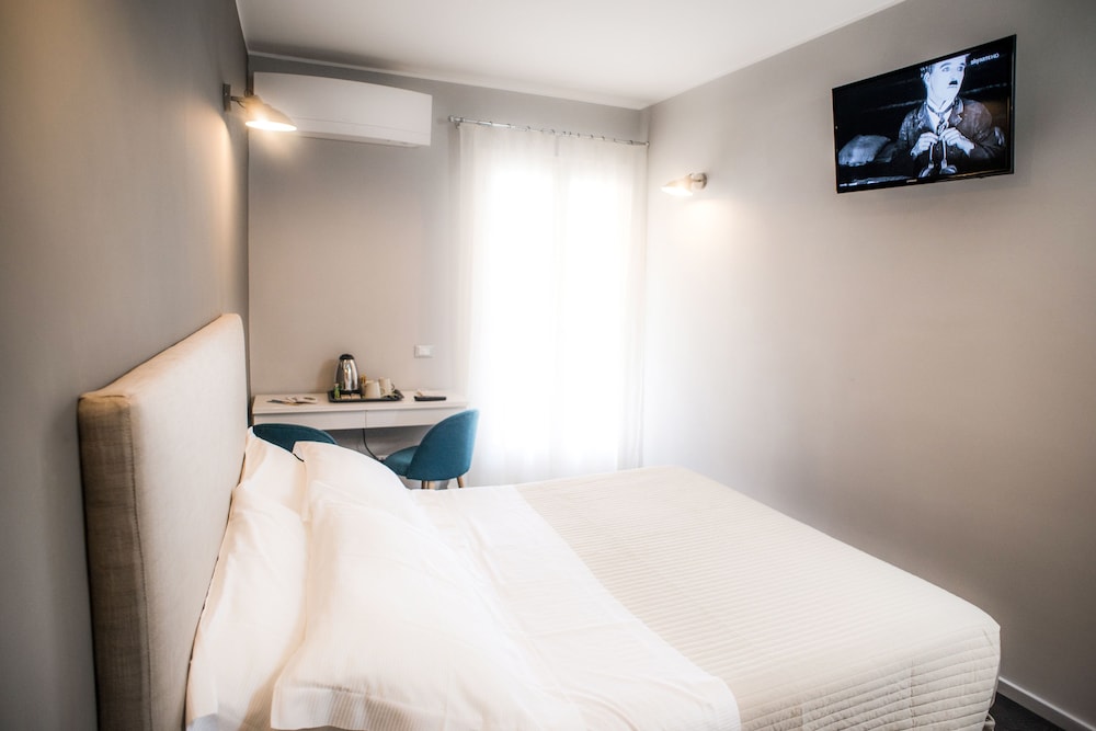 EXECUTIVE, QUEEN BED