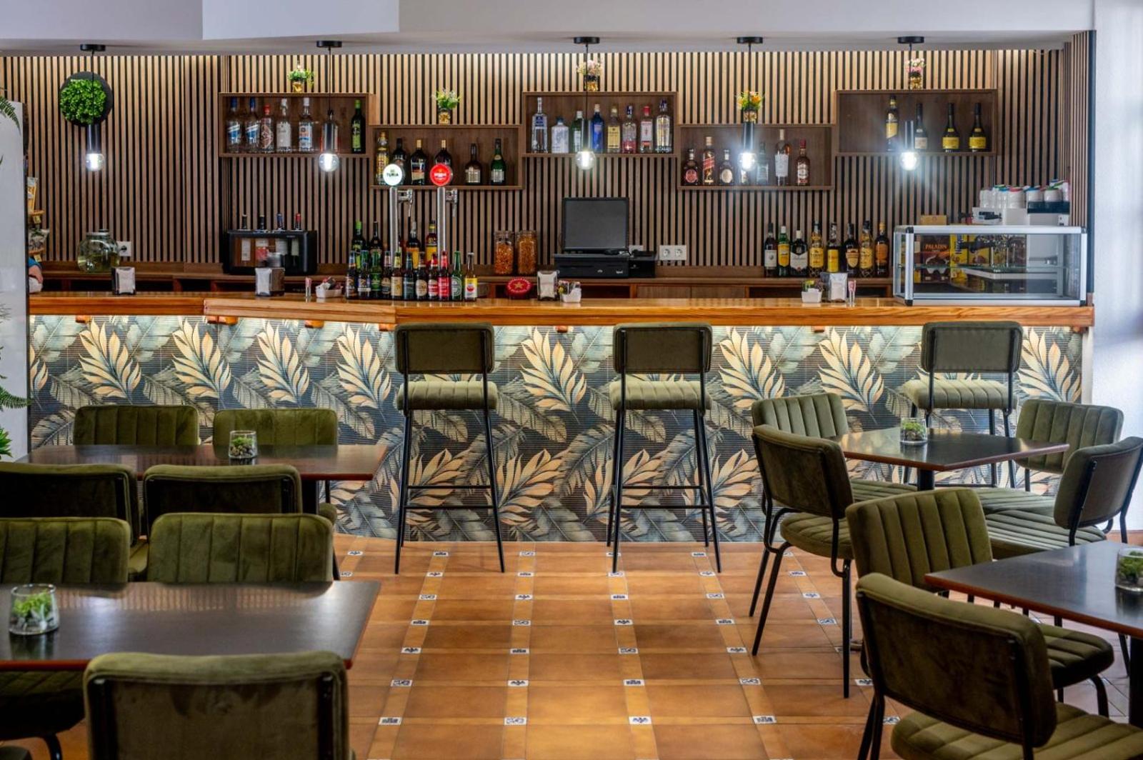 Hotel Rey Don Jaime 38/55