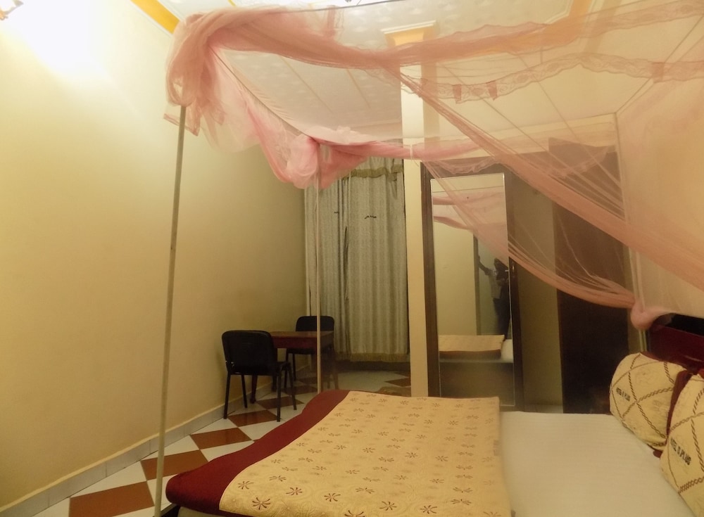 Hotel B Plus 14/23