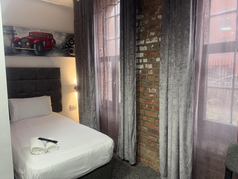 غرفة بزنس مفردة، Trivelles Regency Nottingham 2/3