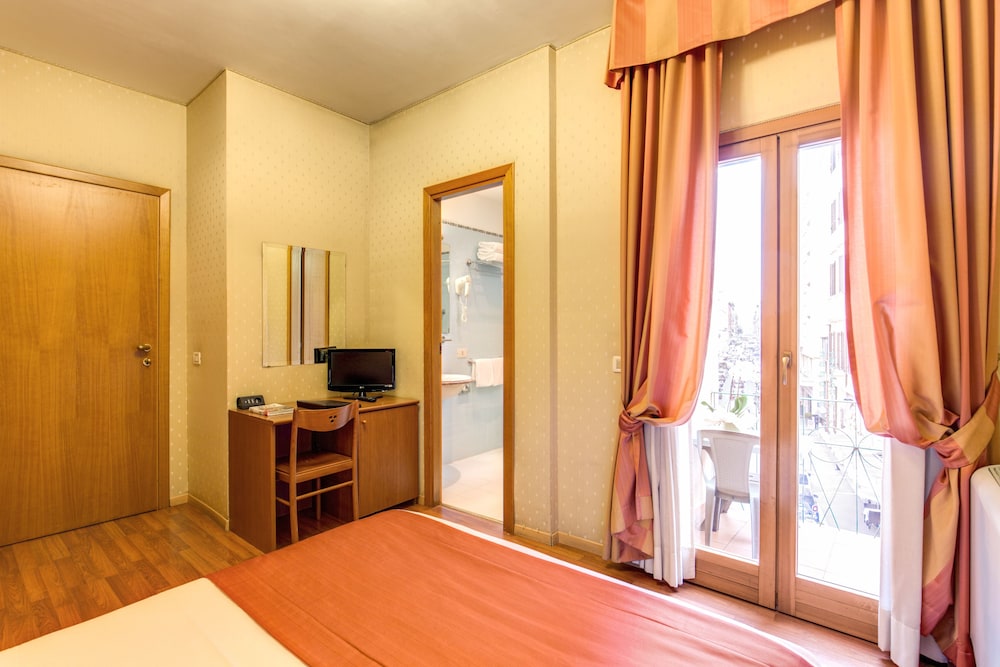 Flower Garden Hotel 27/47
