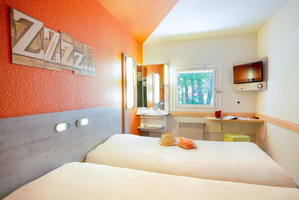 Ibis Budget Frejus Capitou A8 24/61