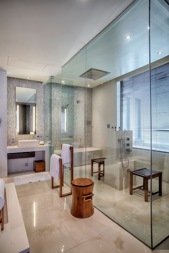 Park Hyatt 23/50