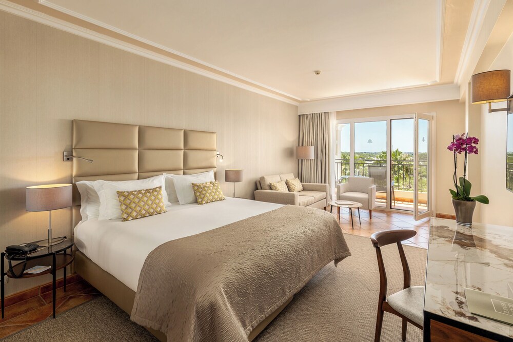 Premium, Double Bed, Garden View