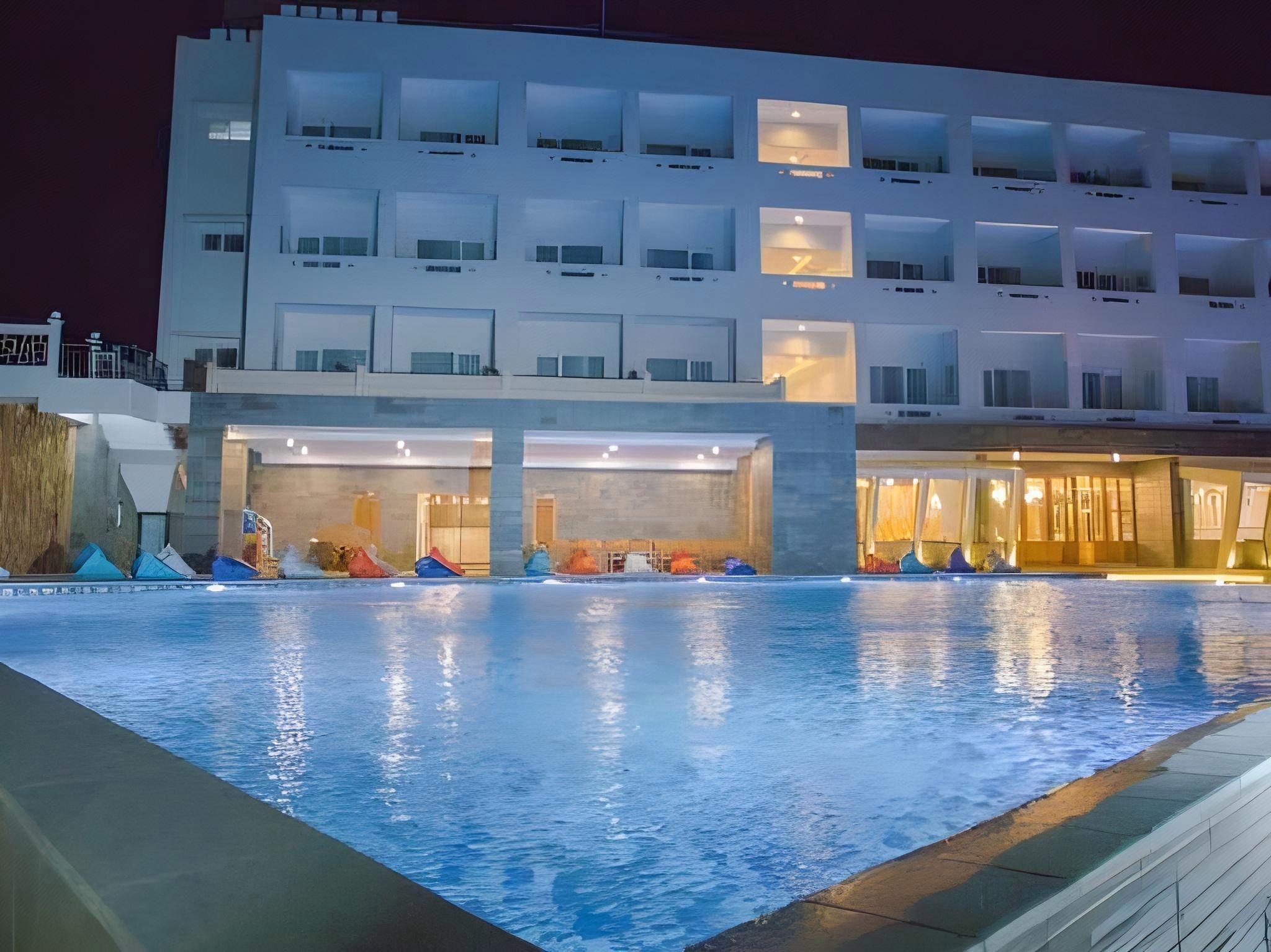 Pollos Hotel & Gallery Rembang 4/37