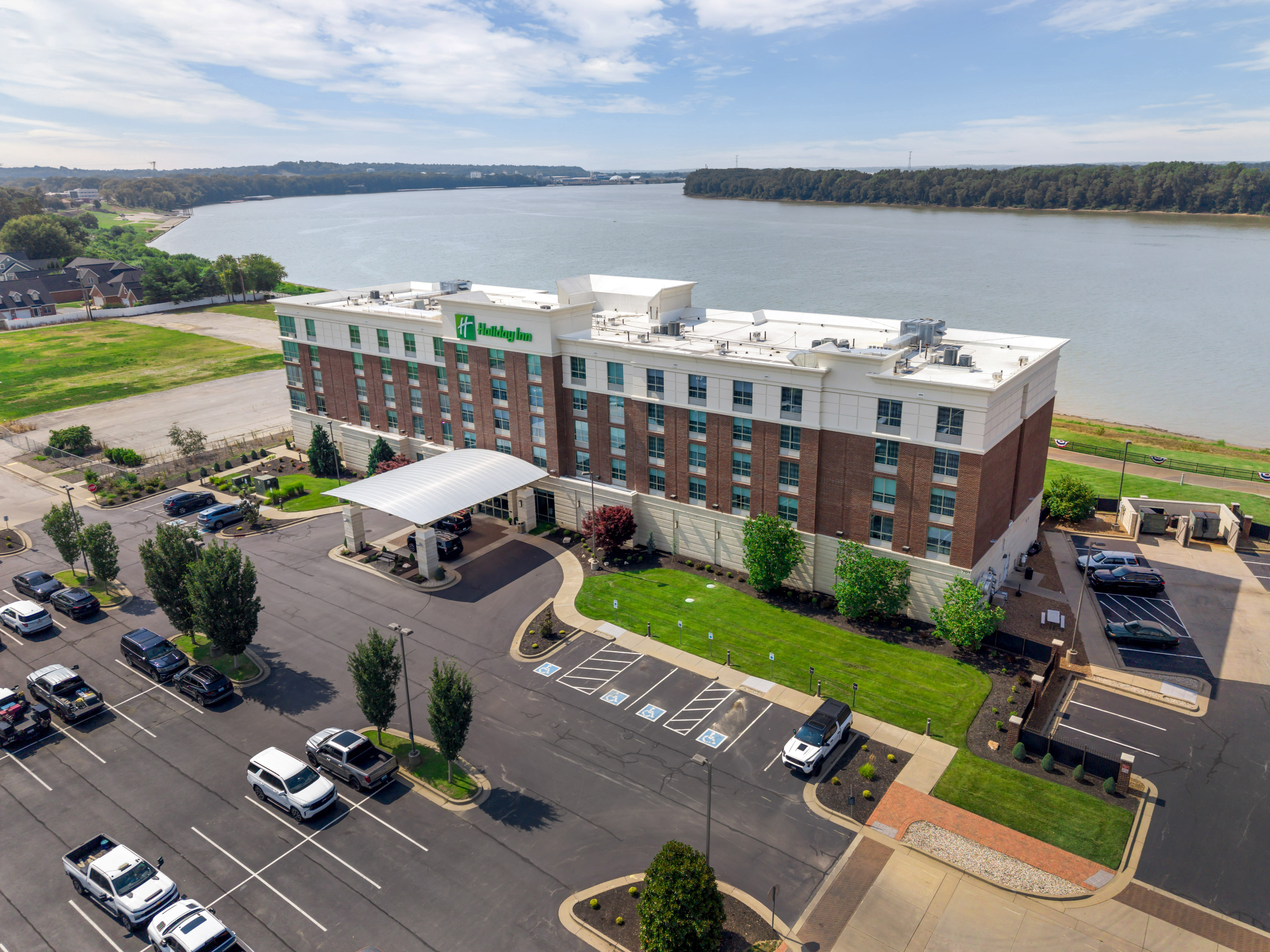 Holiday Inn Owensboro Riverfront 3/75