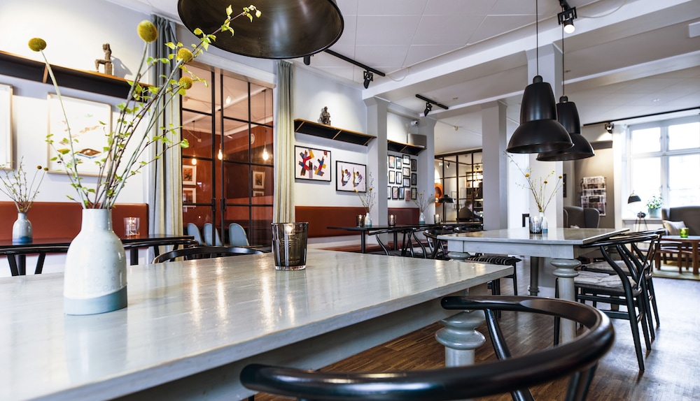 Ibsens Hotel 42/51
