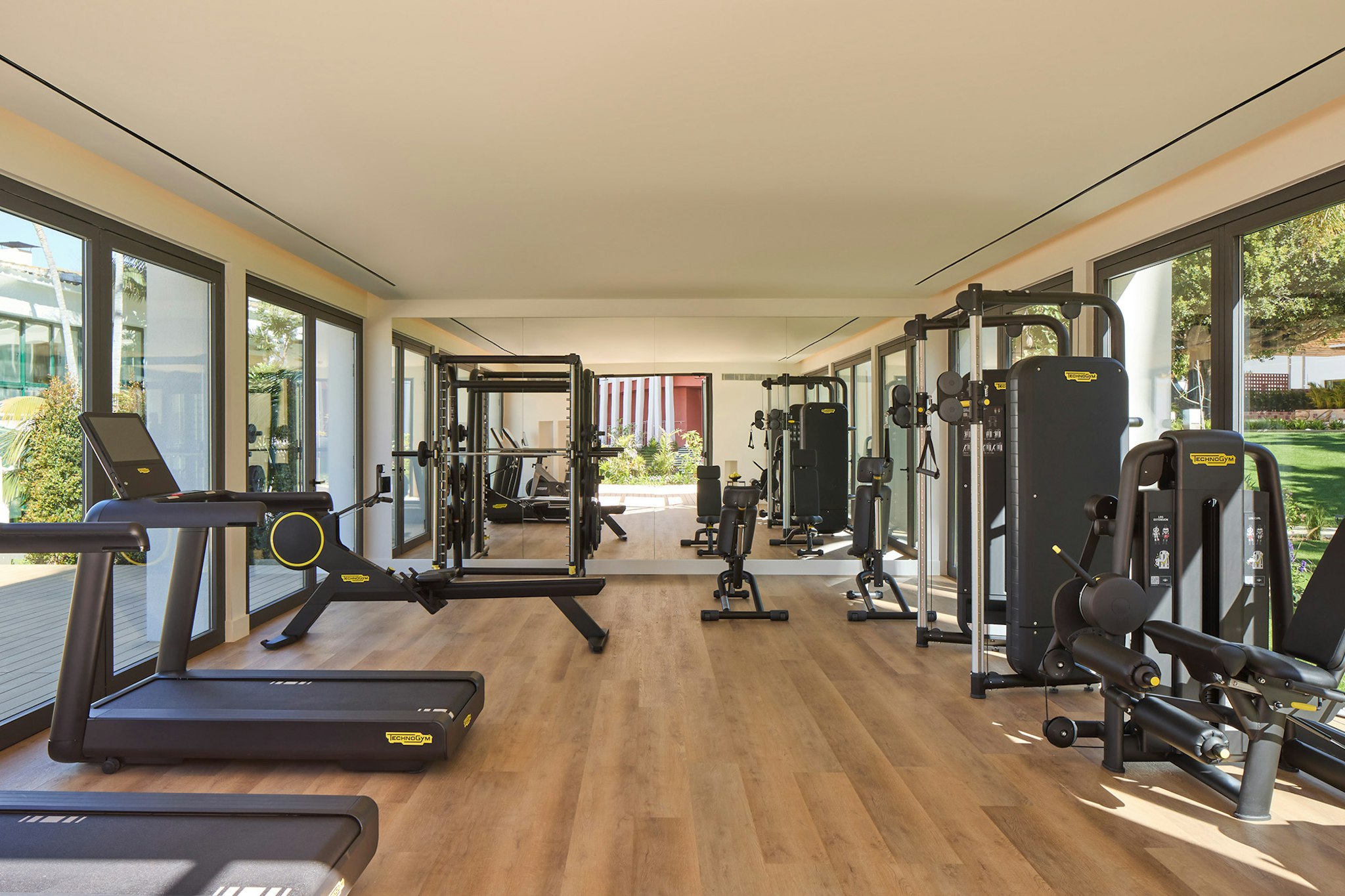 Los Monteros Hotel 25/50