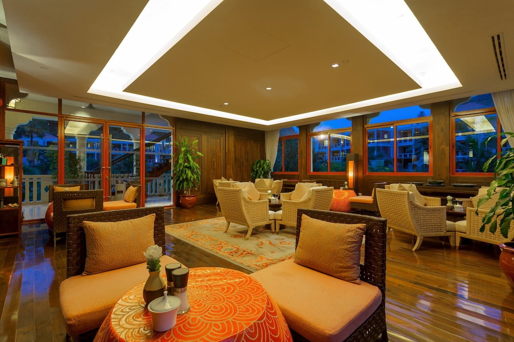 Centara Grand Beach Resort Phuket 67/85