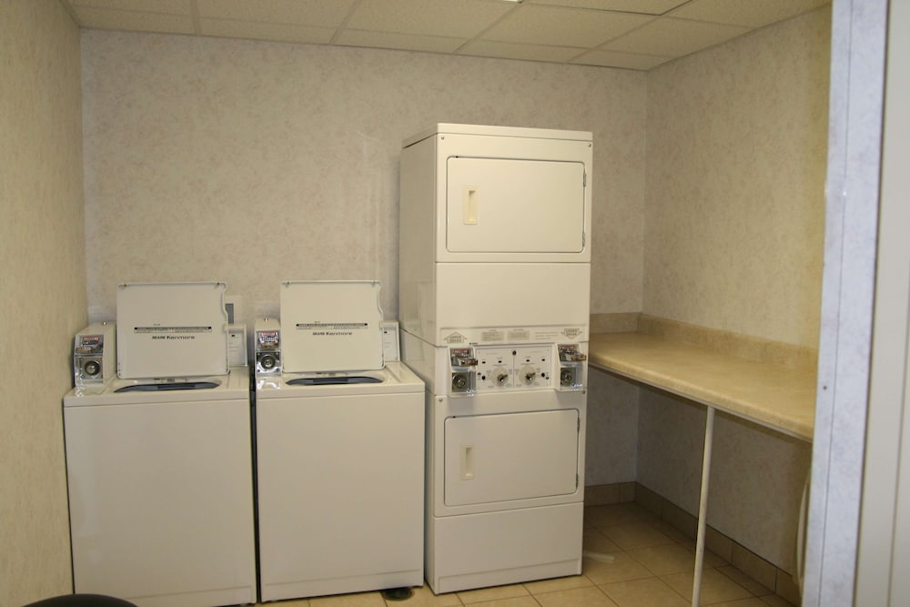 Hampton Inn Russellville 18/53