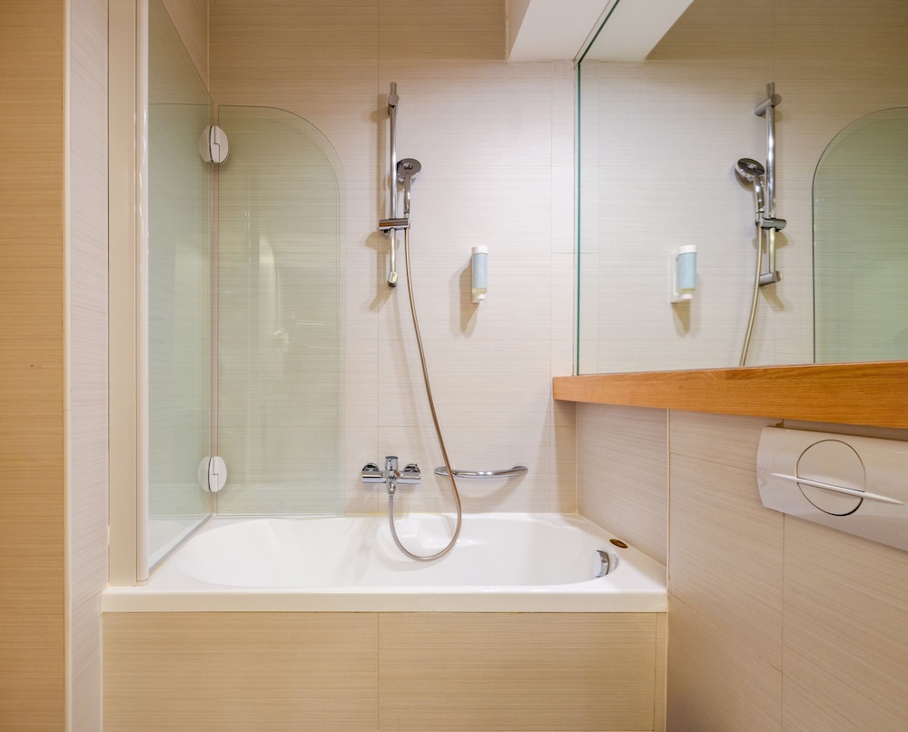 غرفة سوبيريور بسرير مزدوج بإطلالة على المتنزه بشرفة، Aminess Vival Velaris Resort 3/5