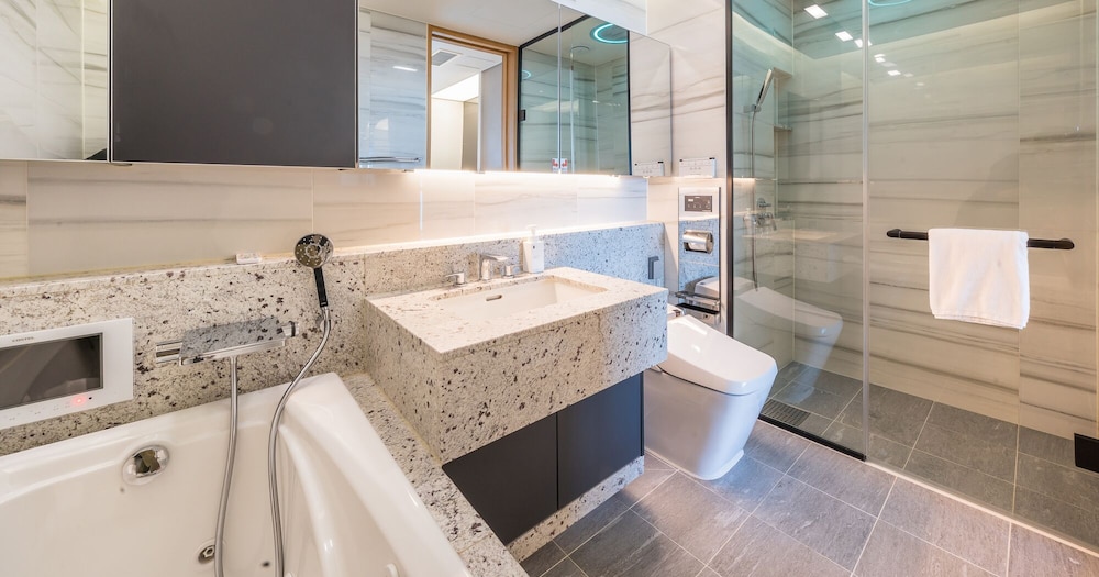 LCT Residence Y Collection 46/50