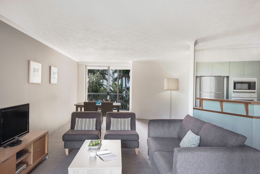 Breakfree Diamond Beach Broadbeach 61/78