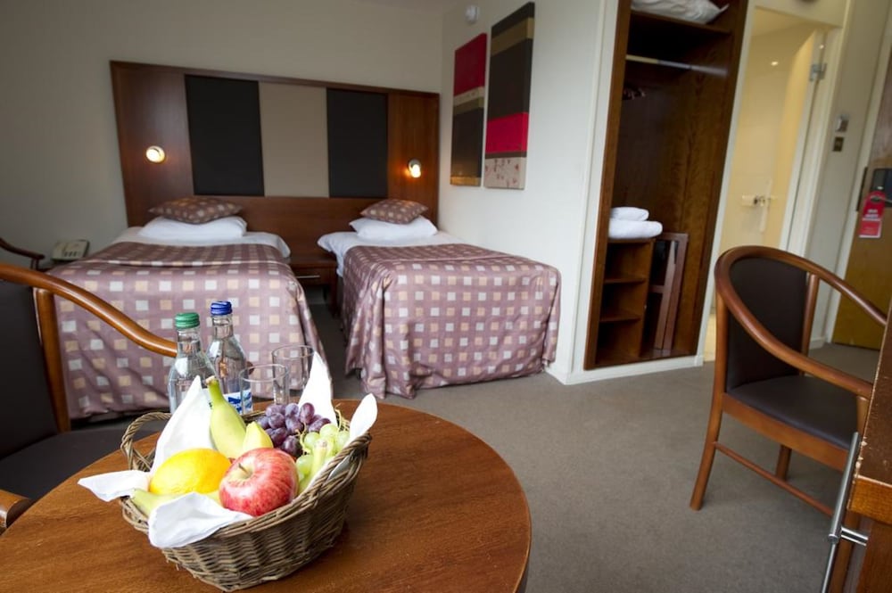 Normandy Hotel 32/56