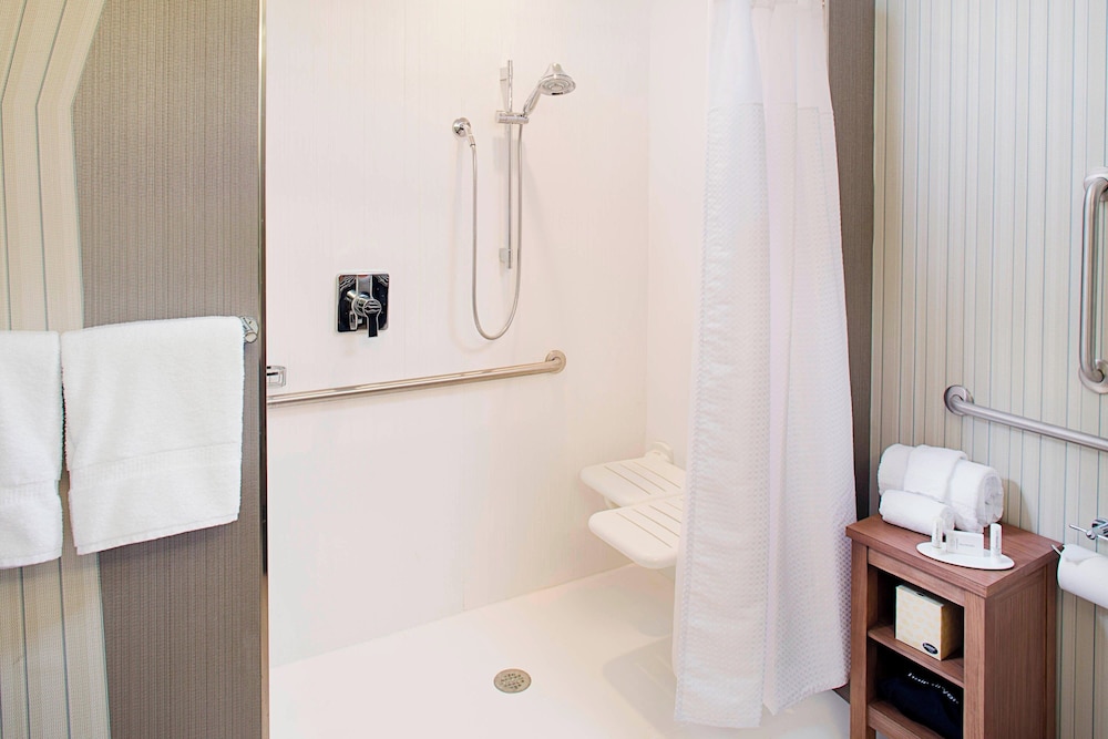 COURTYARD by MARRIOTT DALLAS CARROLLTON 49/49