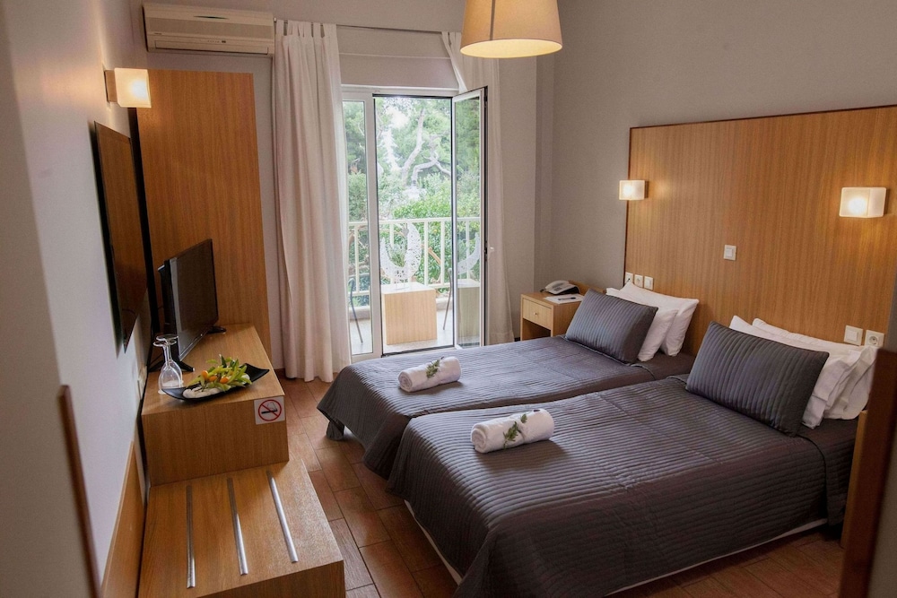 Myrto Hotel 43/90