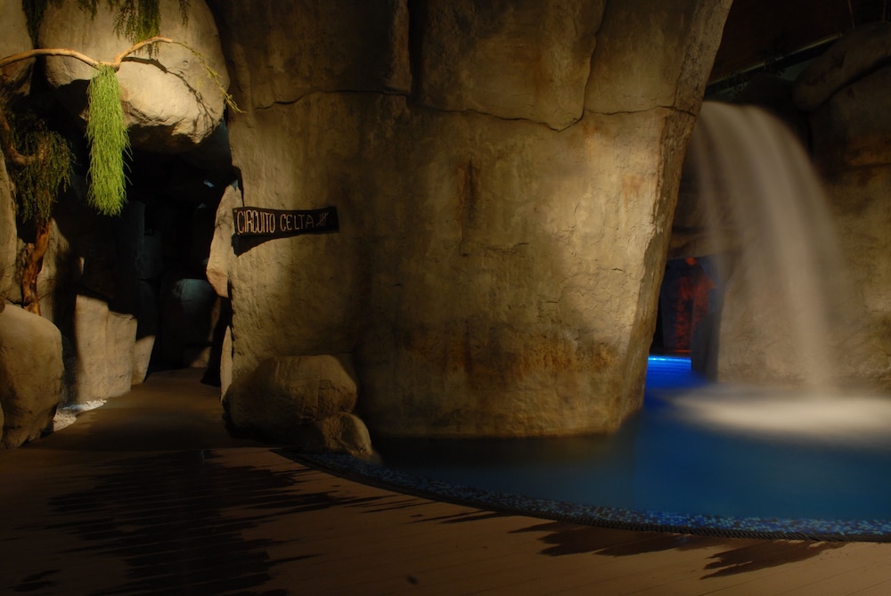 swimming pool spa