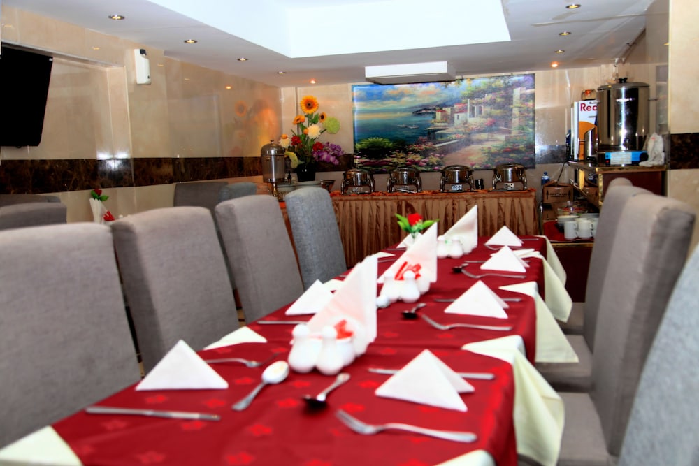 restaurant-cafeteria