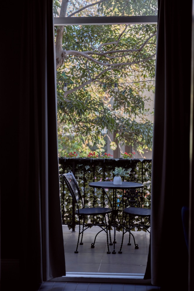 Bayswater Boutique Lodge 42/58