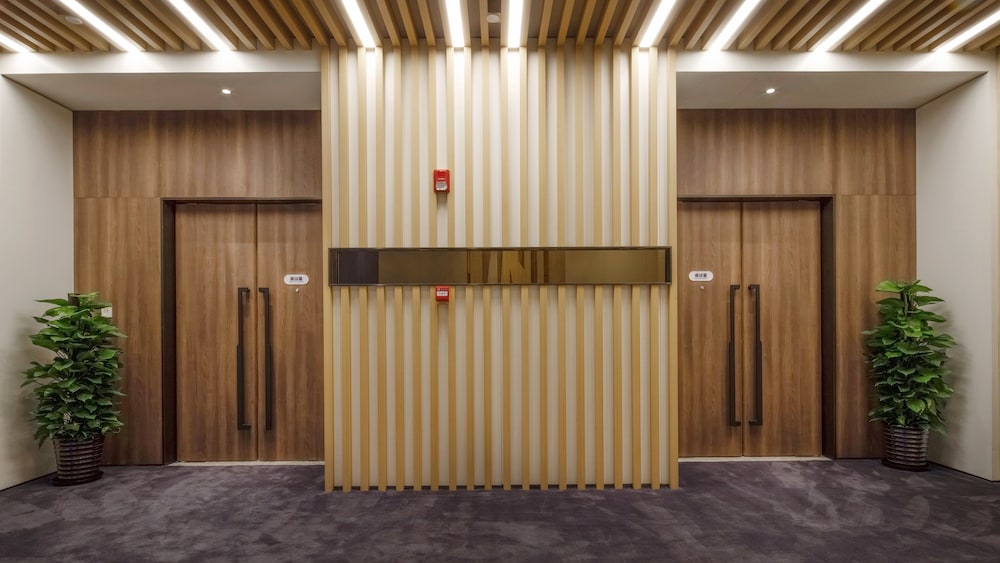 Holiday Inn Express Shanghai Hongqiao North 42/70