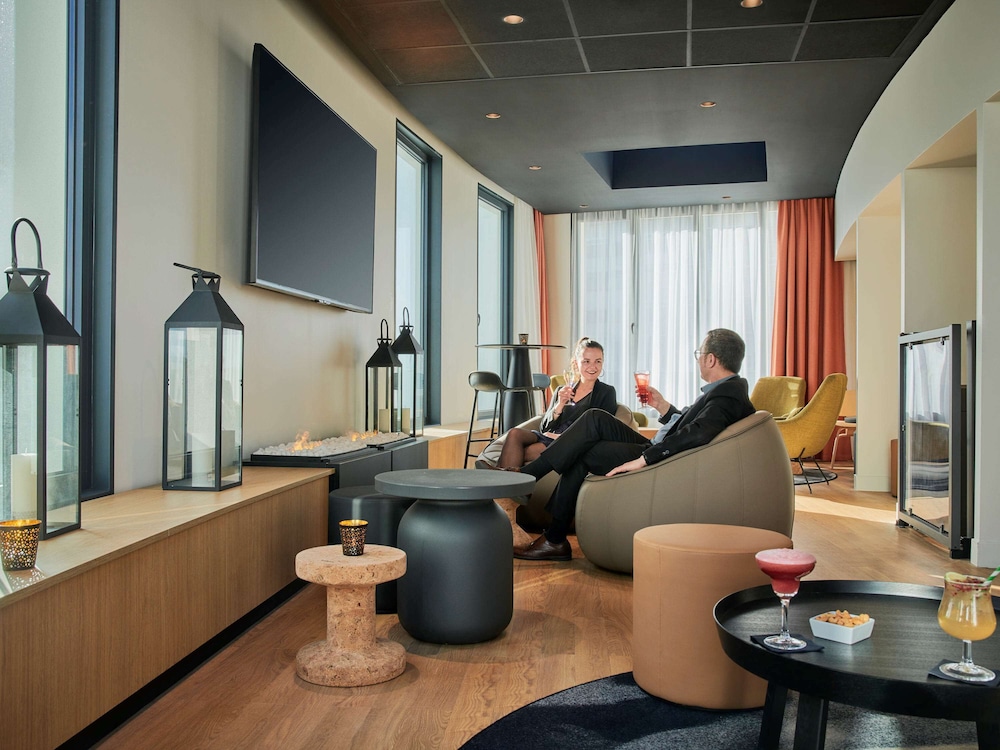 Mercure Paris La Defense 53/66