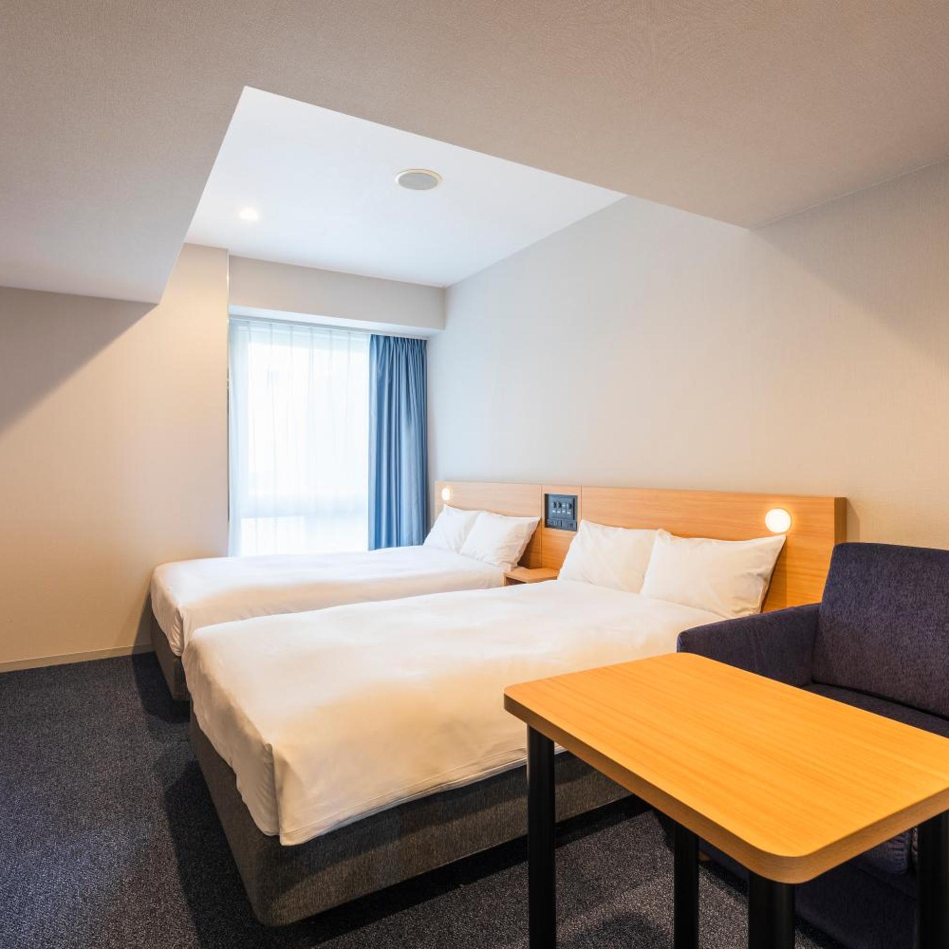 UNIVERSAL, TWIN BEDS