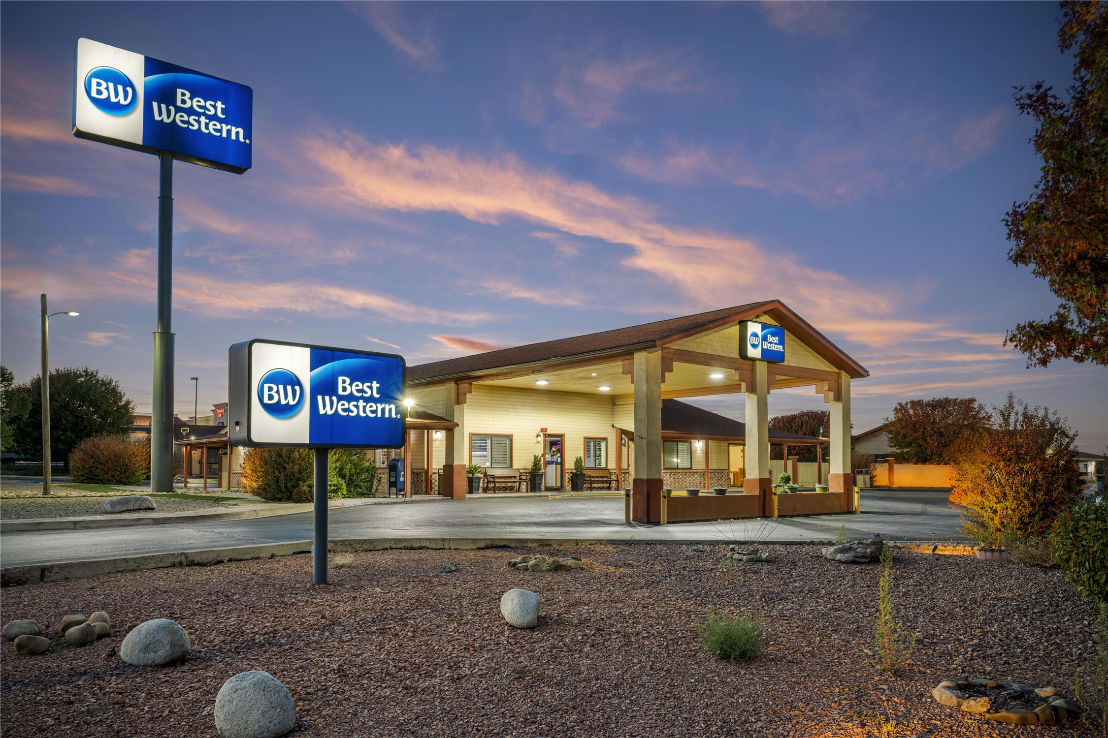 Best Western Santa Rosa Inn 3/19