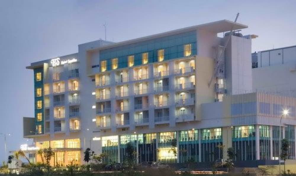 Hotel Santika Bsd City 1/30