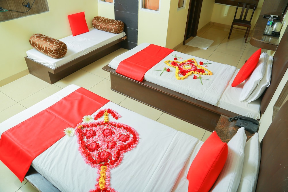 Hotel Abi Krishna 14/40