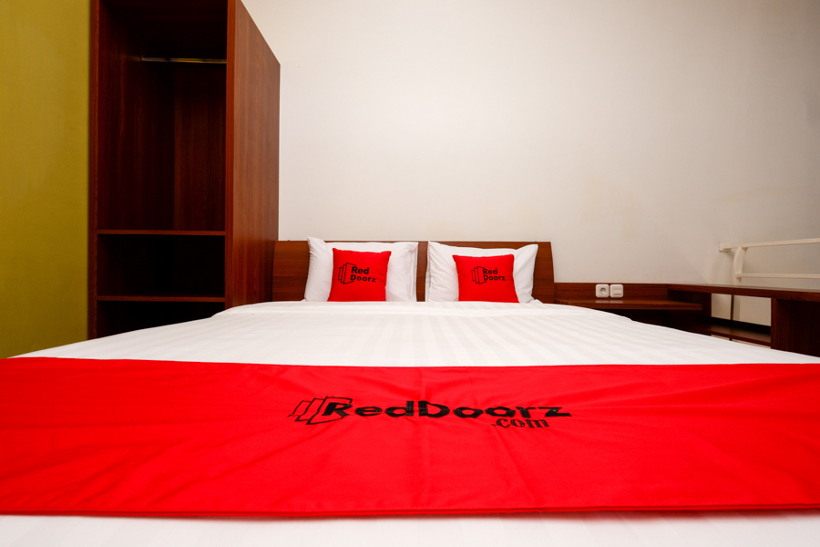 Reddoorz Plus Near Paragon Mall Semarang 15/33