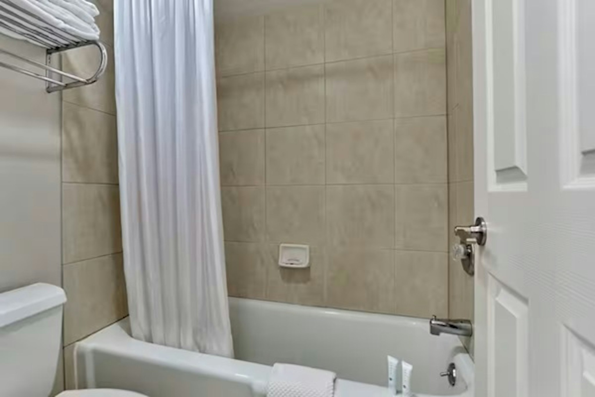 Henlopen Hotel 45/45