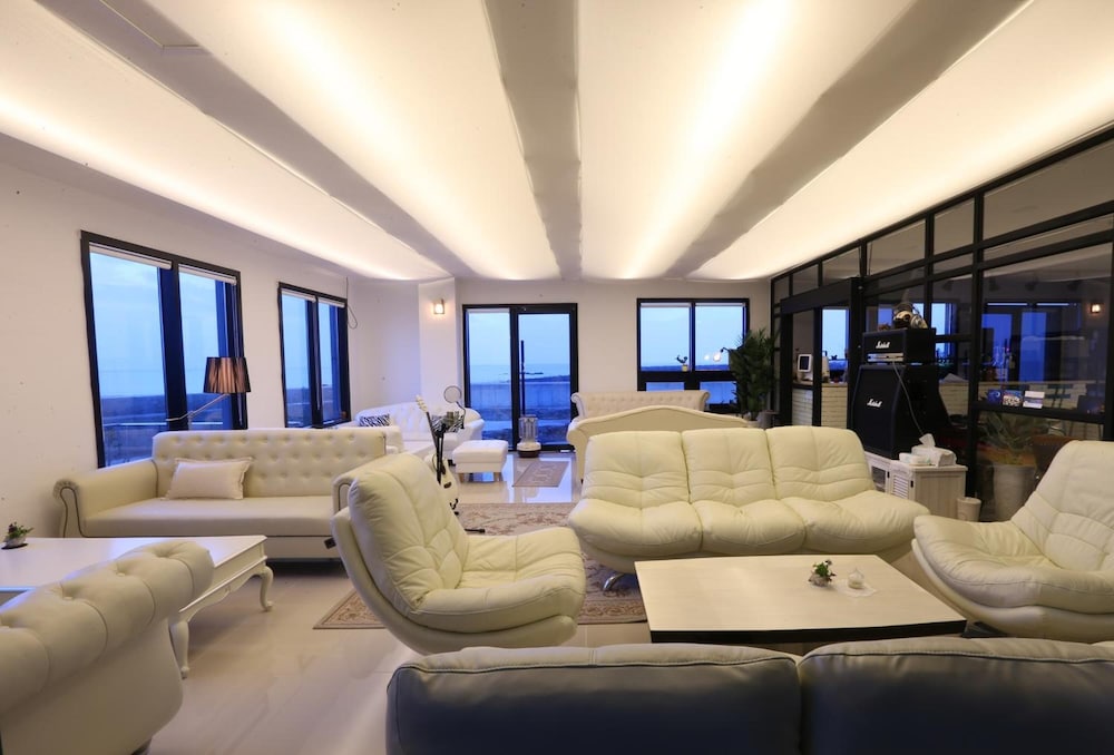 Hotel 52 36/57